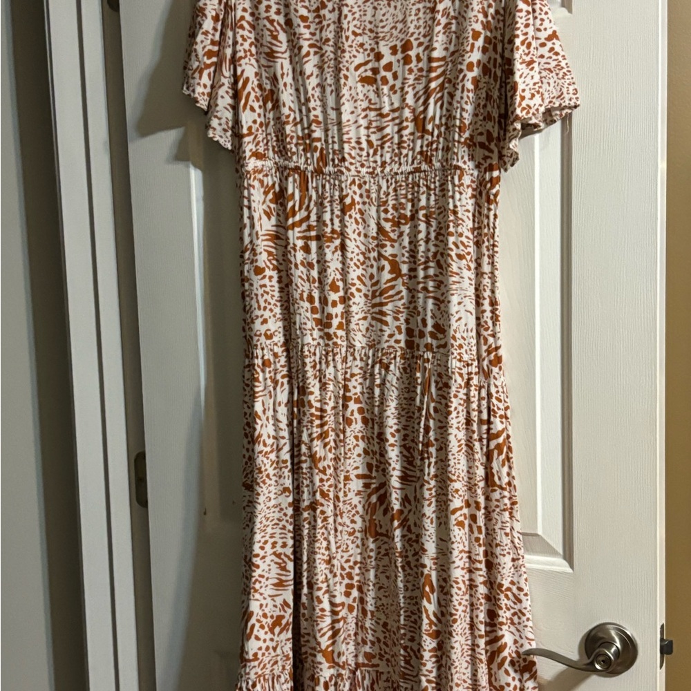 Two Stylish Patterned Midi Dresses - image 7